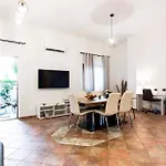 1 Bedroom Stunning In