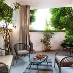 1 Bedroom Stunning In *